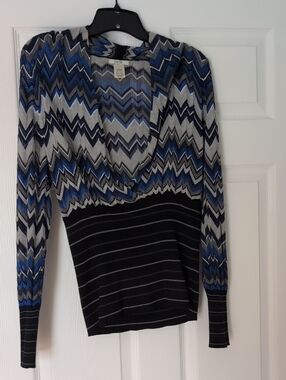 Cache Chevron Knit V-Neck Top in Blue, Black & Gray